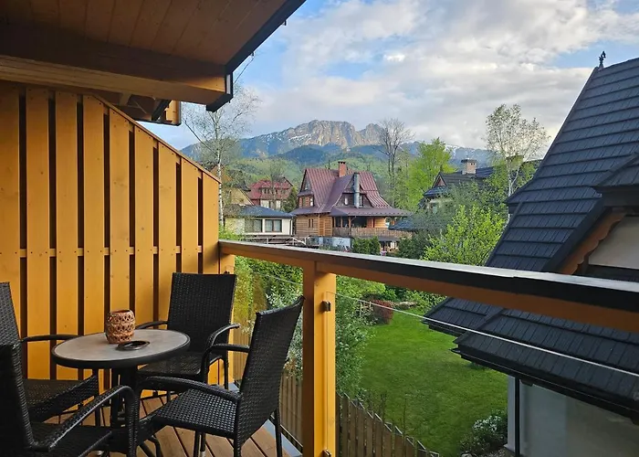 Modrzejewska Residence Apartament z Góralką Giewont View by RentiloPL Zakopane | 2★