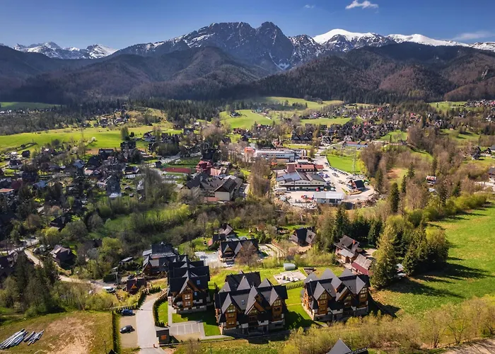 VisitZakopane - Tatra Ski Apartment | 2★