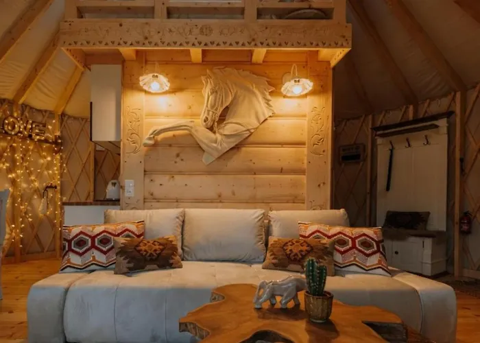 Jurta na Wypasie - luksusowy namiot z widokiem na góry - Jacuzzi, Sauna, Split AC, Private, Star View Zakopane | 2★