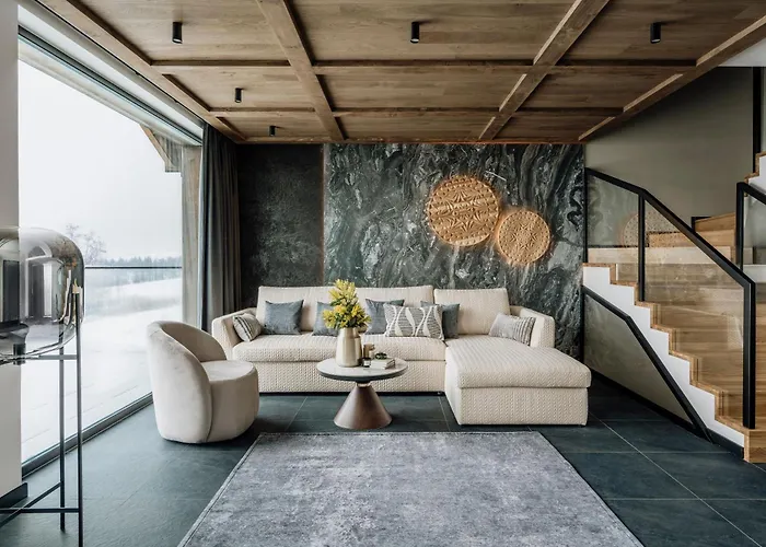 Crystal Pine Luxury Villas With Jacuzzi & Sauna By Bqqk
